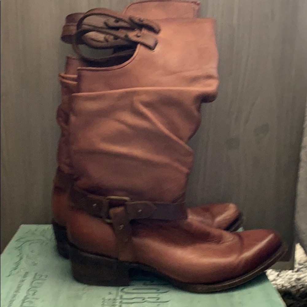 Worn twice and been in my closet ever since.